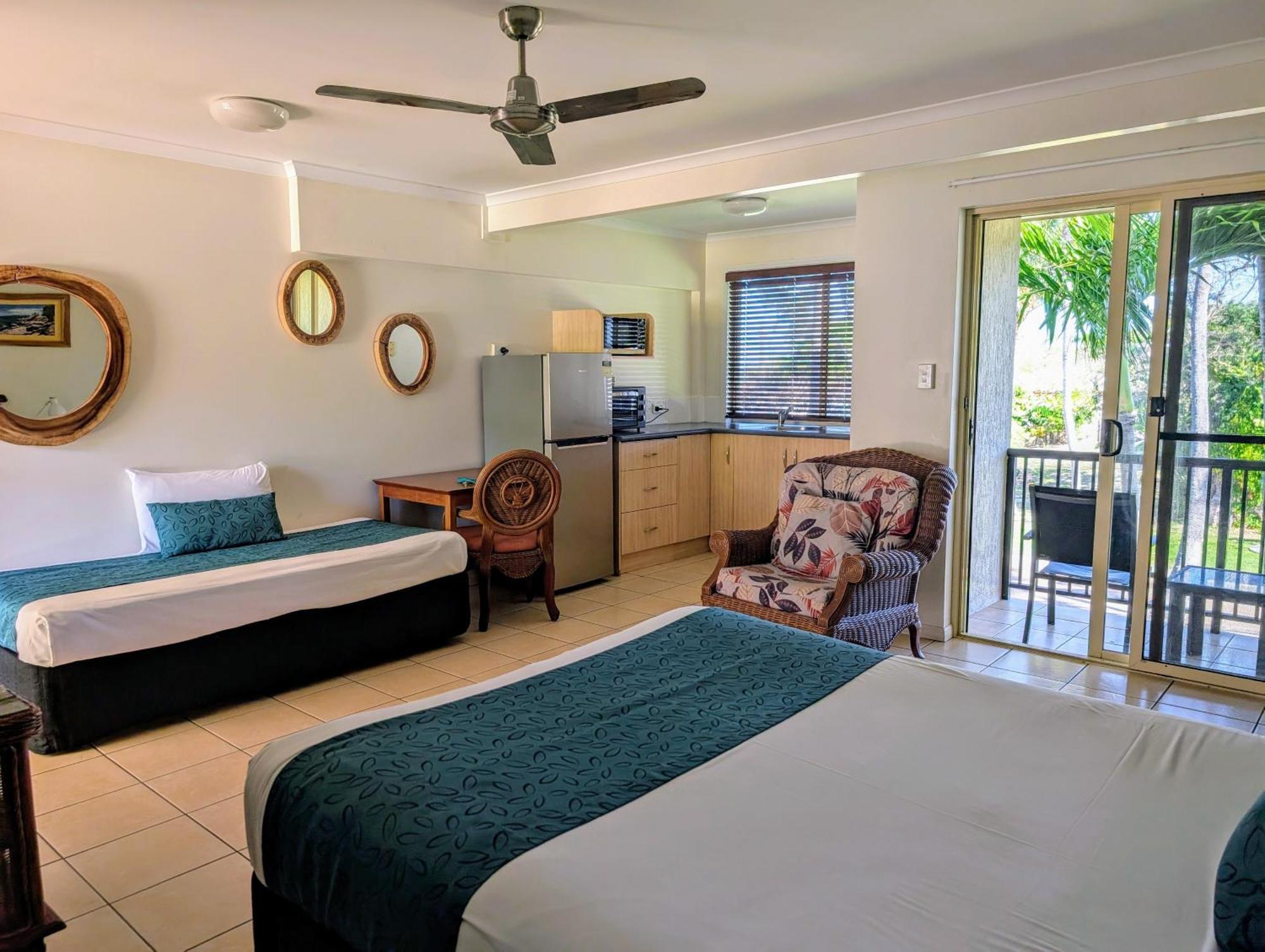 Rose Bay Resort Боуэн Экстерьер фото