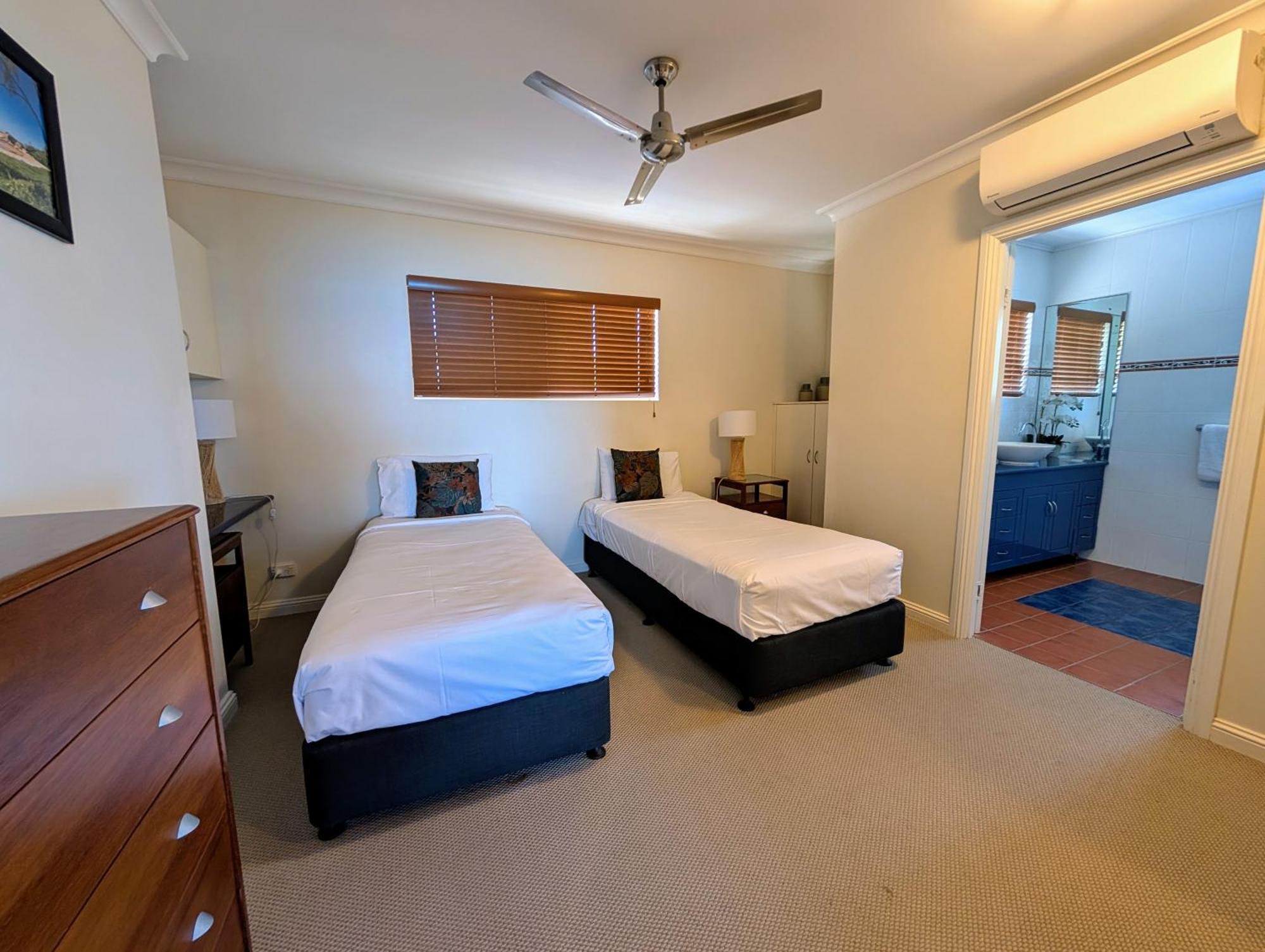 Rose Bay Resort Боуэн Экстерьер фото