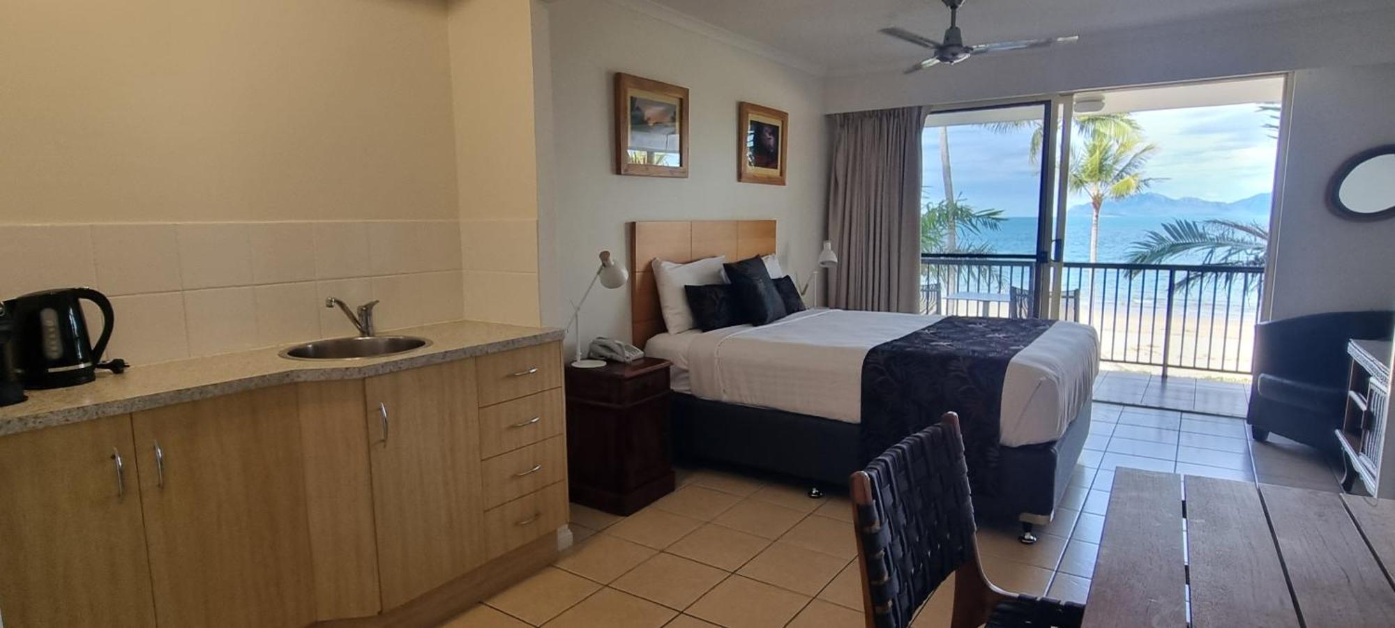 Rose Bay Resort Боуэн Экстерьер фото