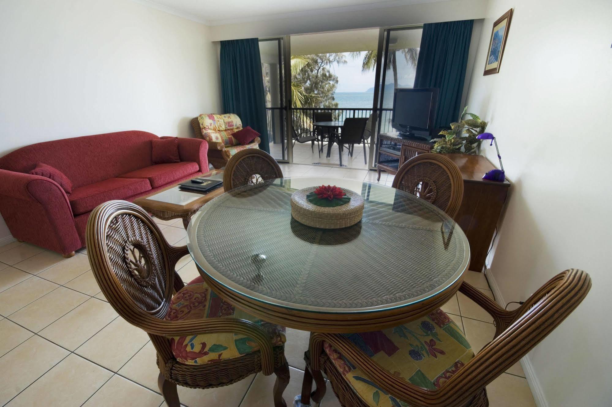 Rose Bay Resort Боуэн Экстерьер фото