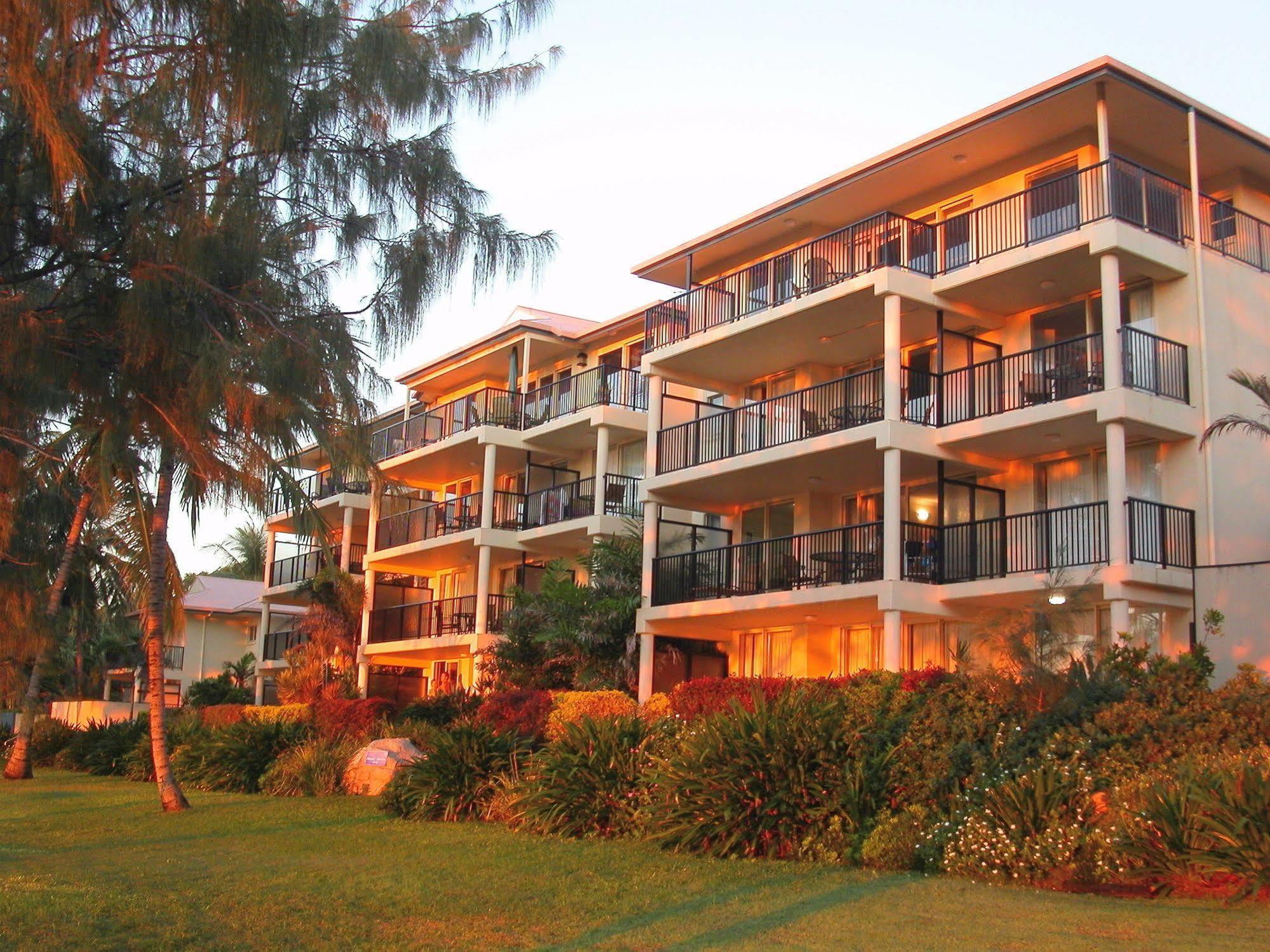 Rose Bay Resort Боуэн Экстерьер фото